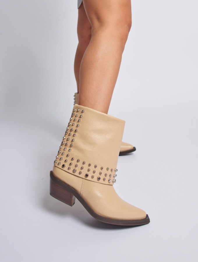 Bota Tachas