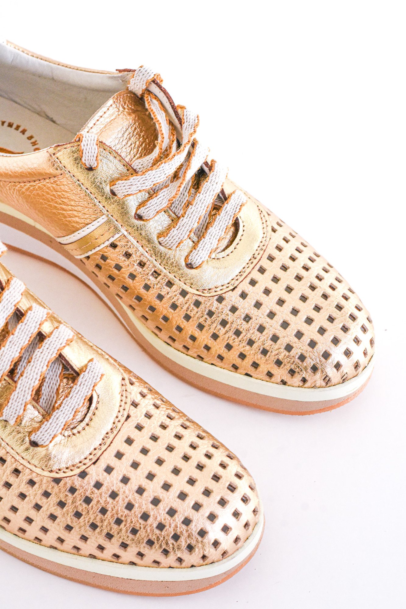 Classic sneaker