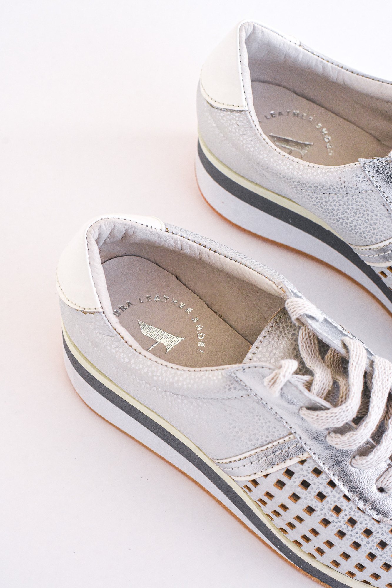 Classic sneaker