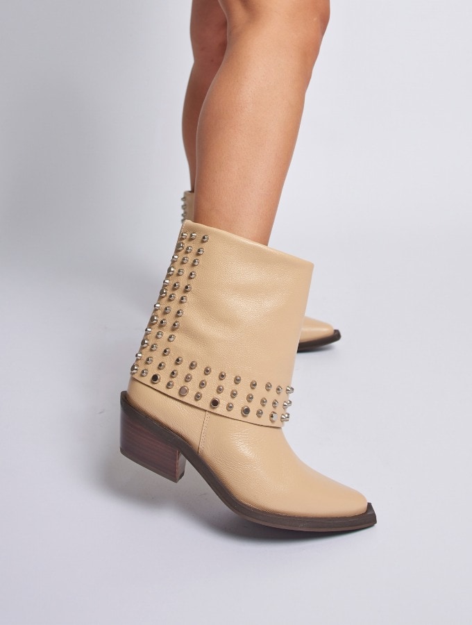 Bota Tachas