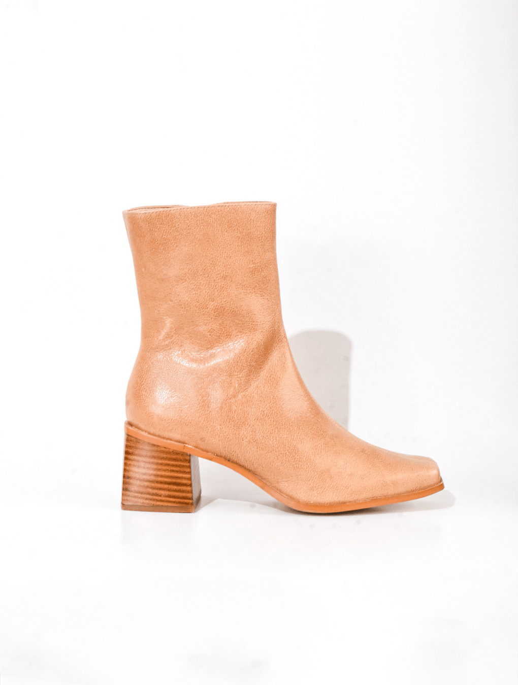 Bota Emilia