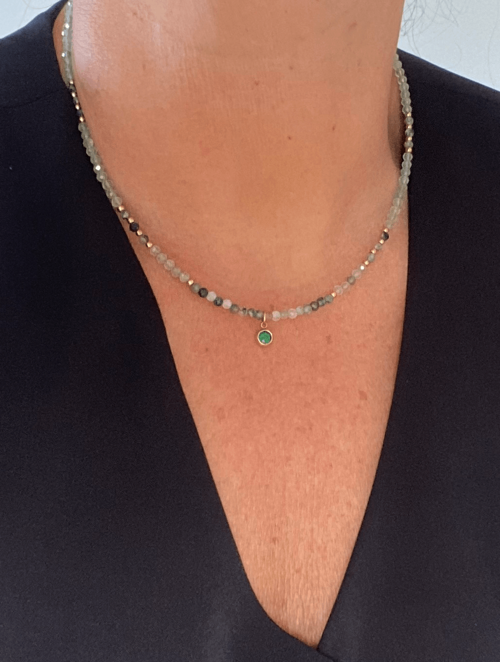 Collar AMANDA en acero y piedras naturales