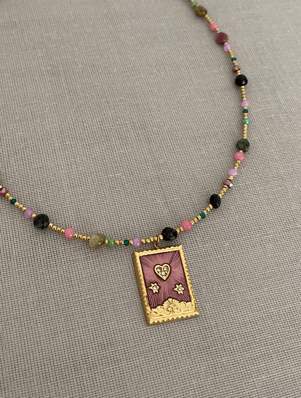 Collar WONDERLAND en acero y piedras naturales