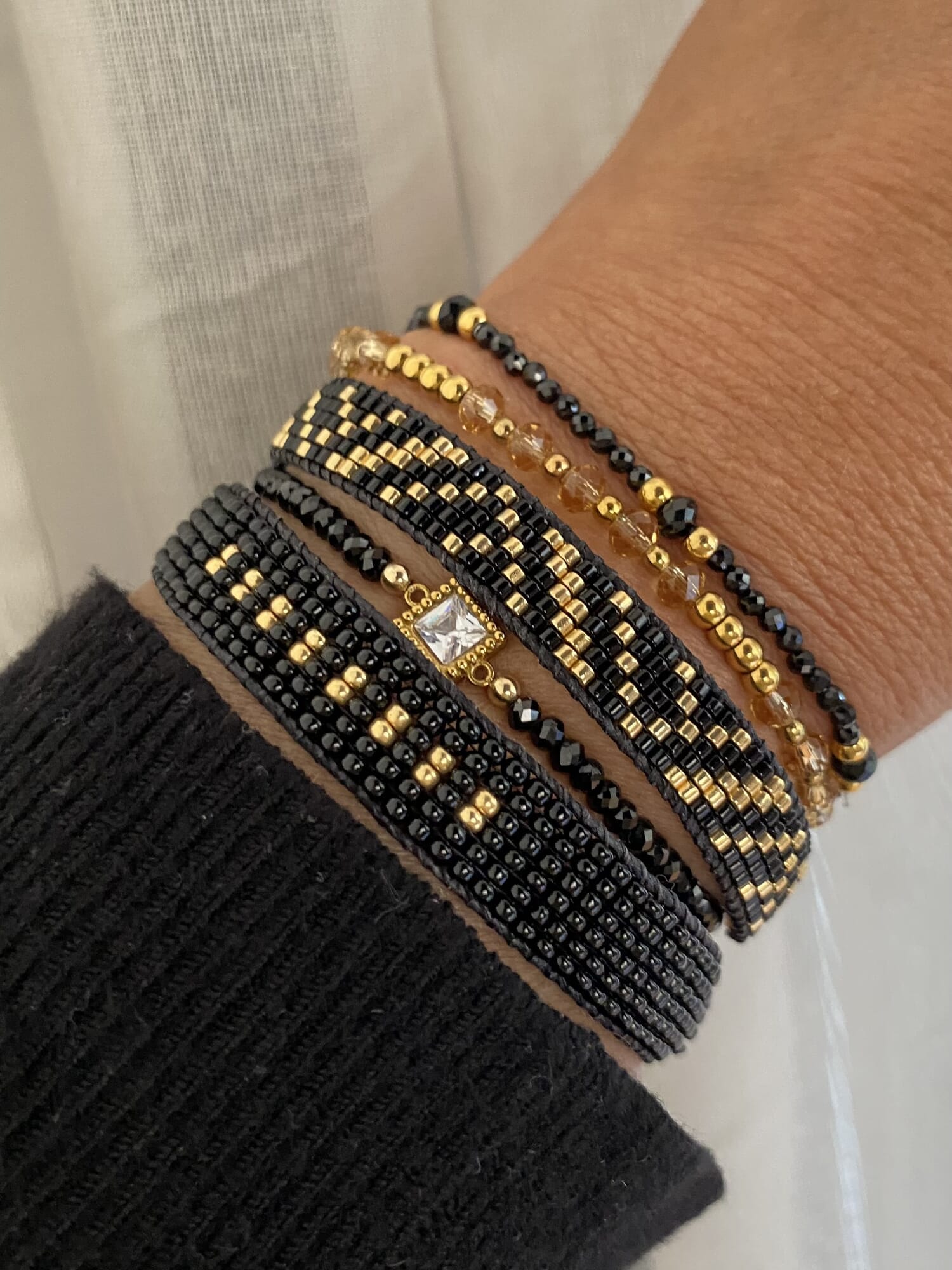 Pulsera BLACK CORE tejida