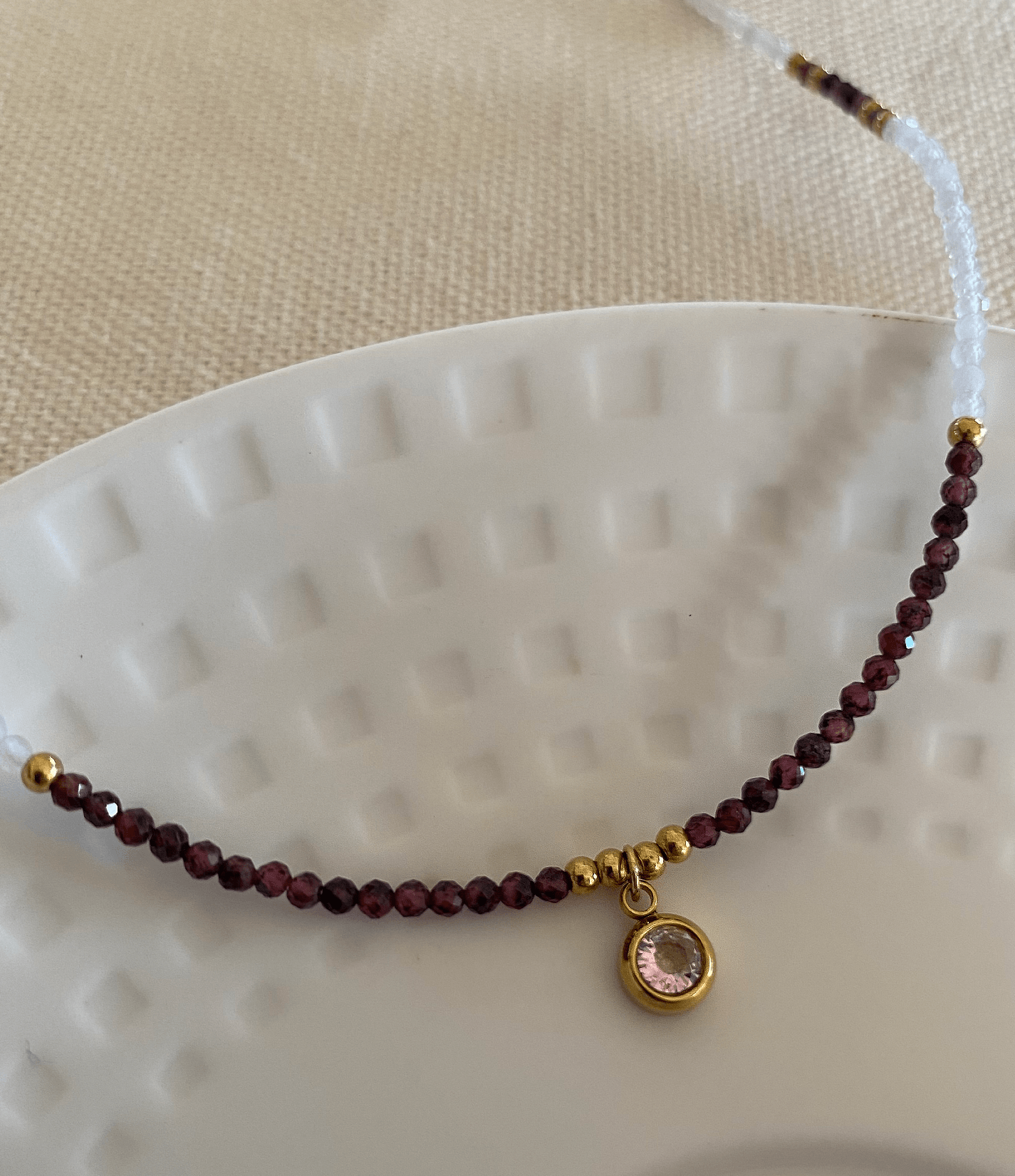 Collar MARIANA en acero y piedras naturales
