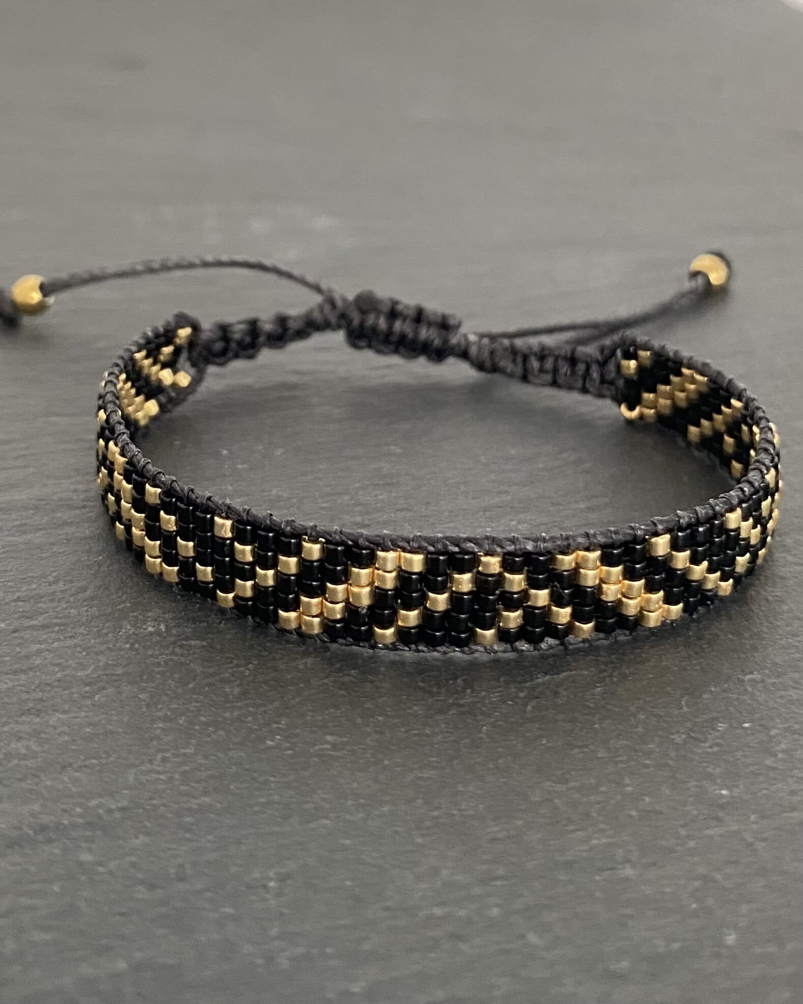 Pulsera BLACK CORE tejida