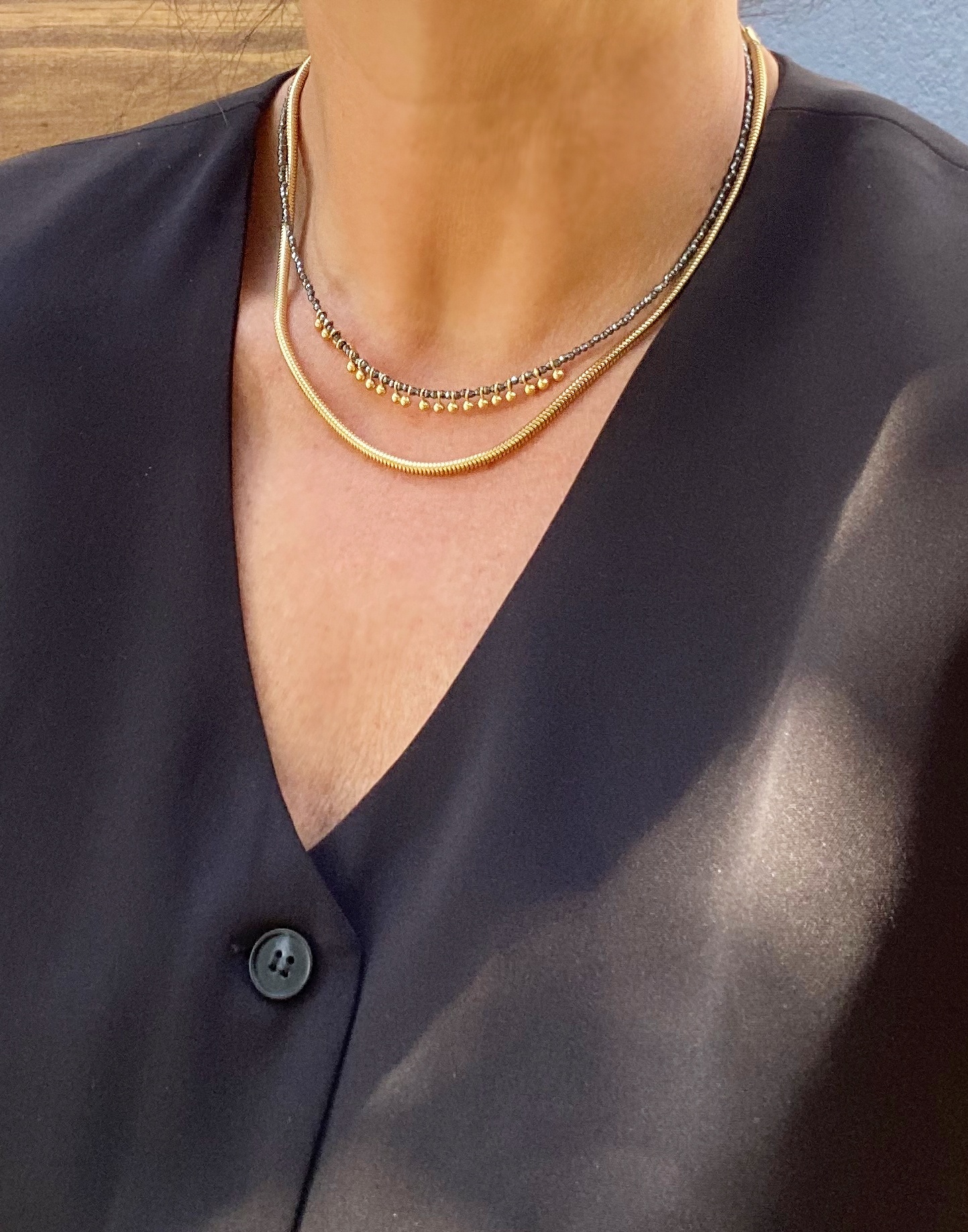 Collar LUMINA en acero y hematita