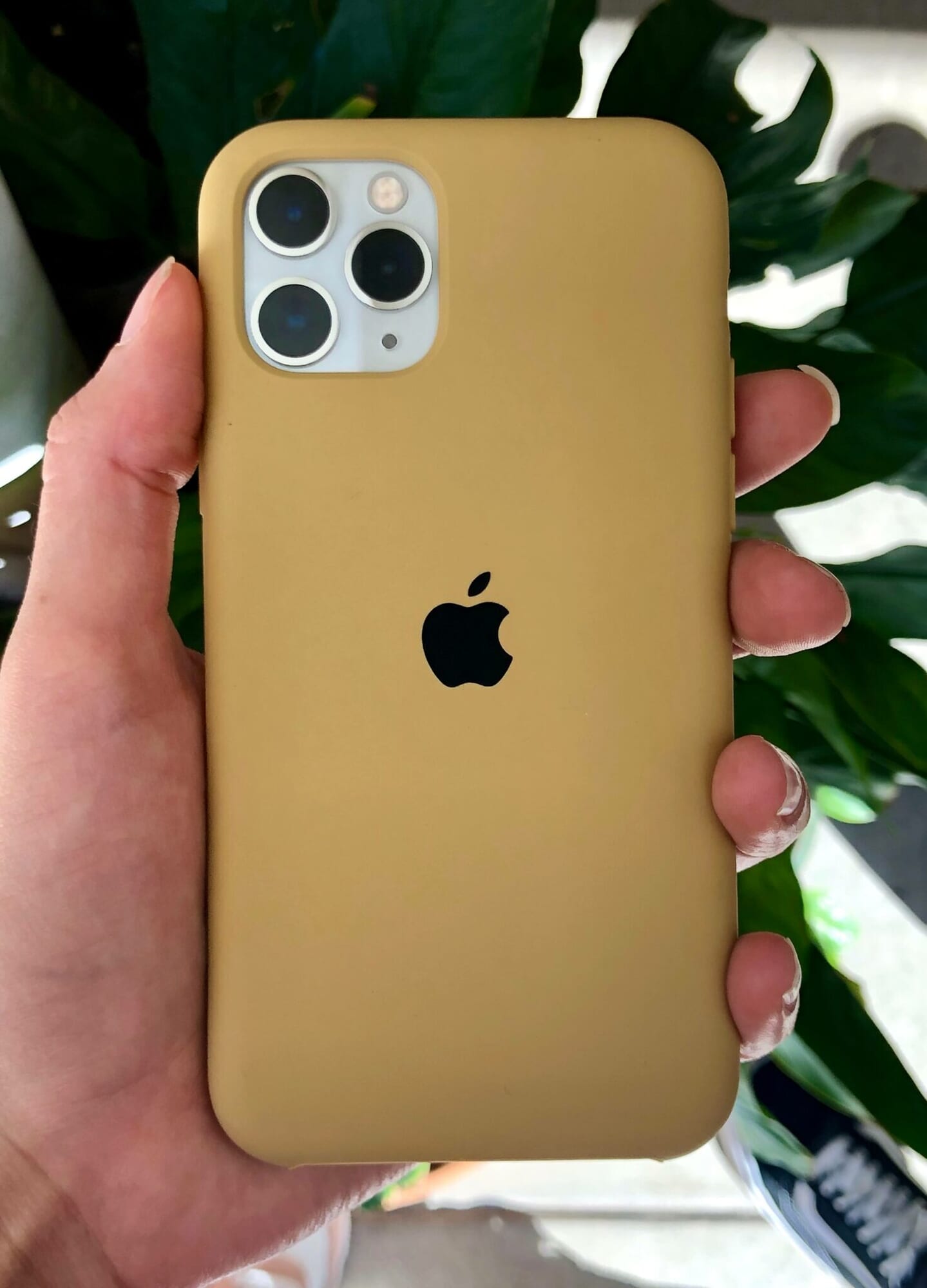 SILICONE CASE DORADA