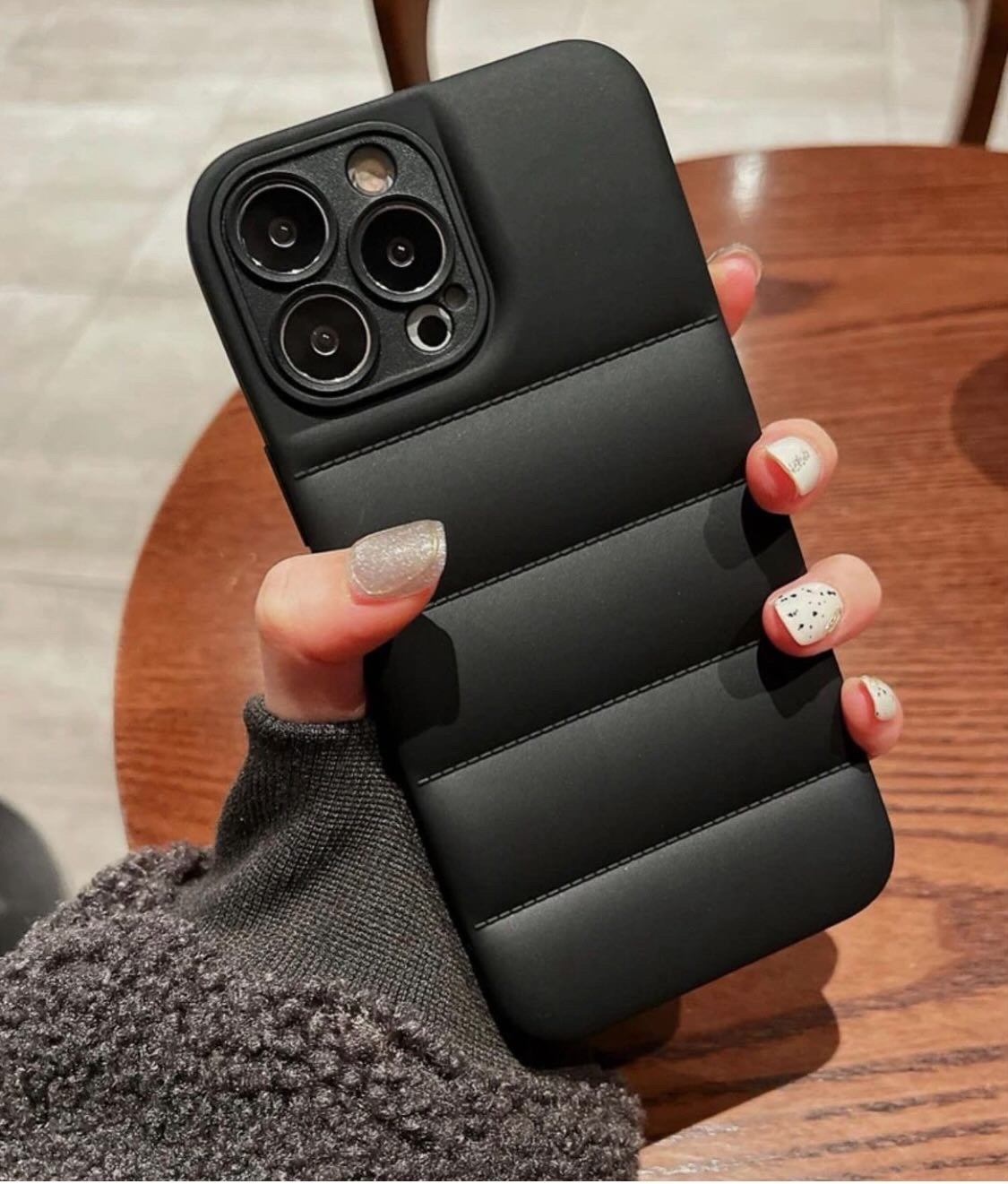 CASE PUFFY NEGRA IPHONE