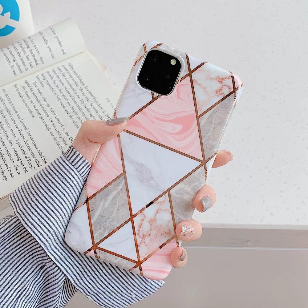 CASE GEOMÉTRICA MÁRMOL