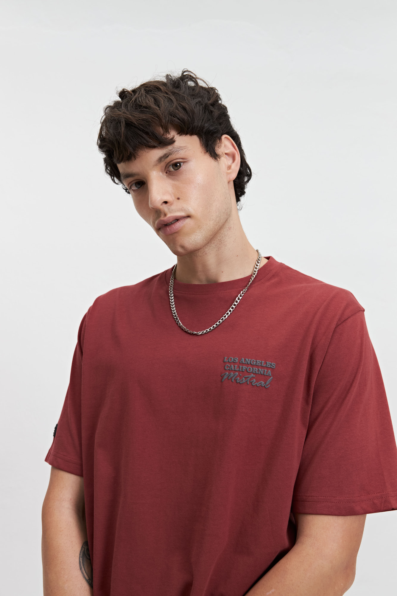 REMERA TALOS