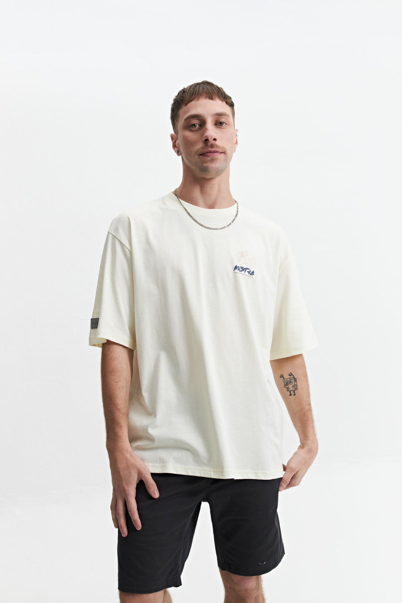 REMERA OVERSIZE KAZMER