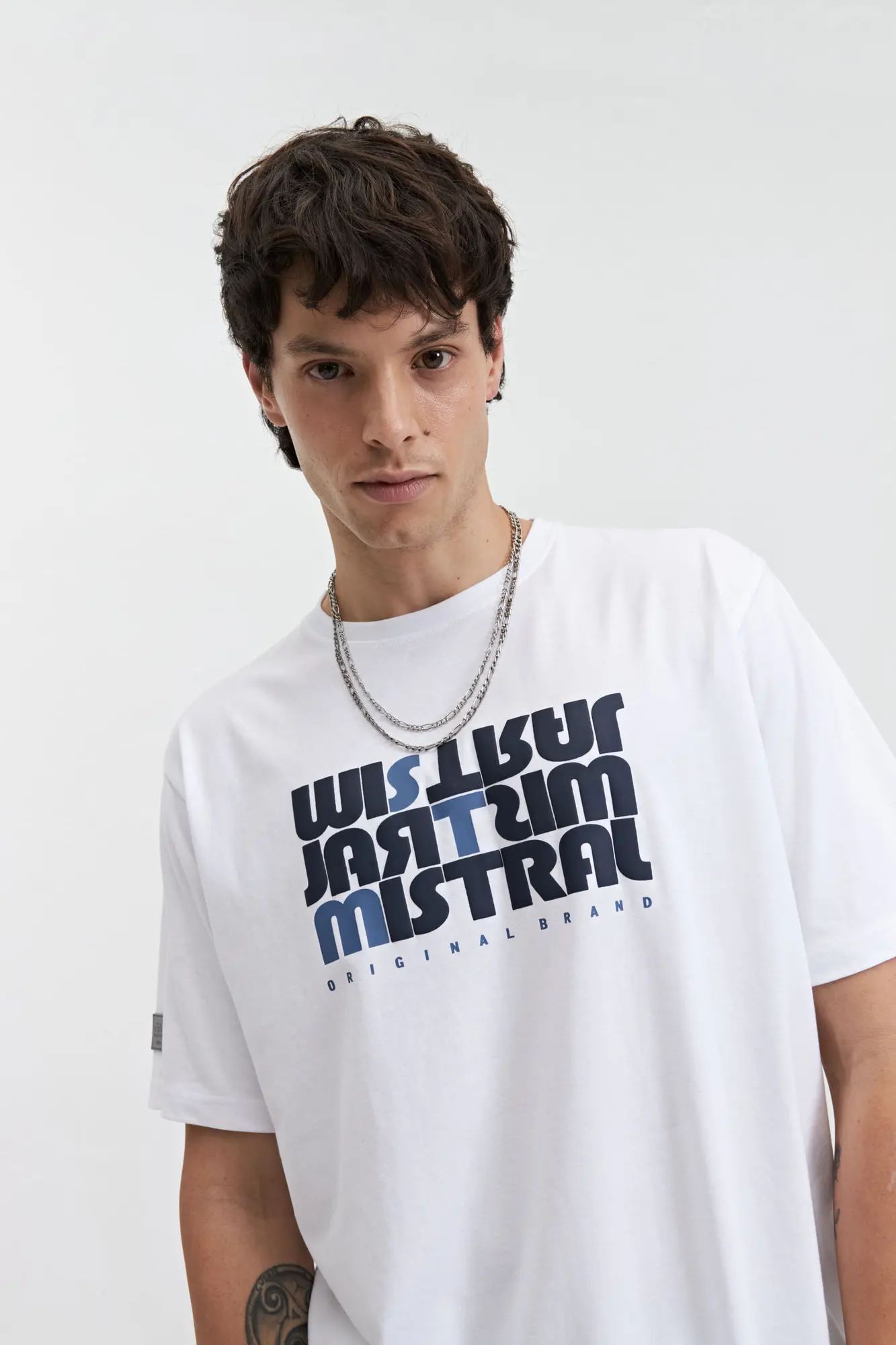 REMERA ARÓN