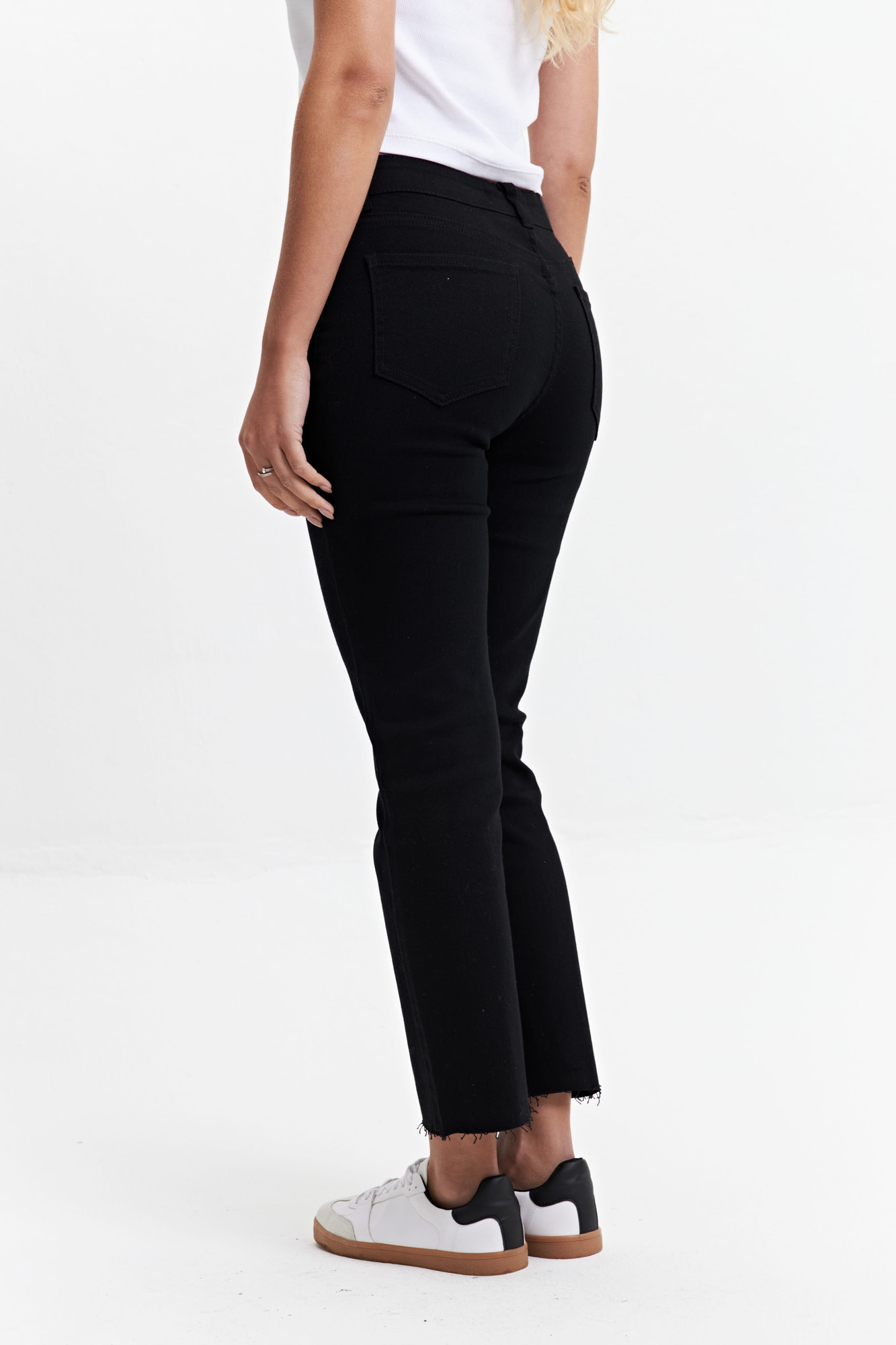 JEAN STRAIGHT DELIA
