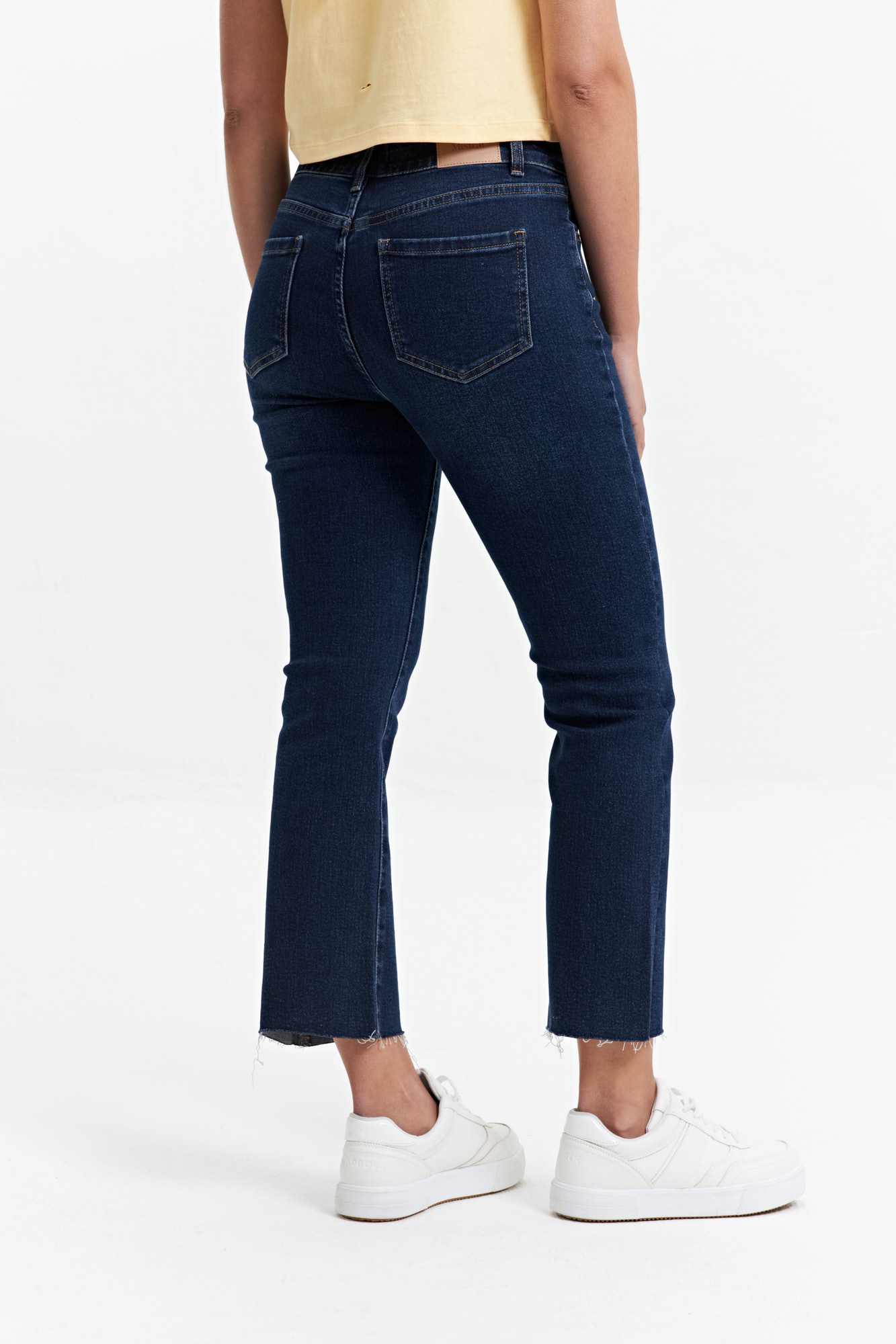 JEAN STRAIGHT DELIA