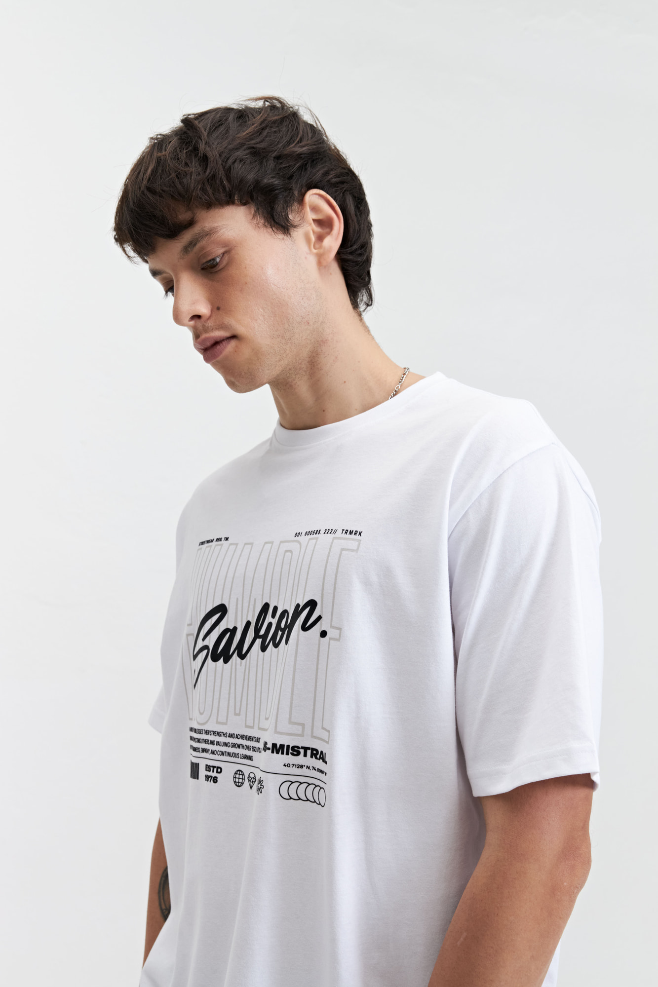 REMERA NEO