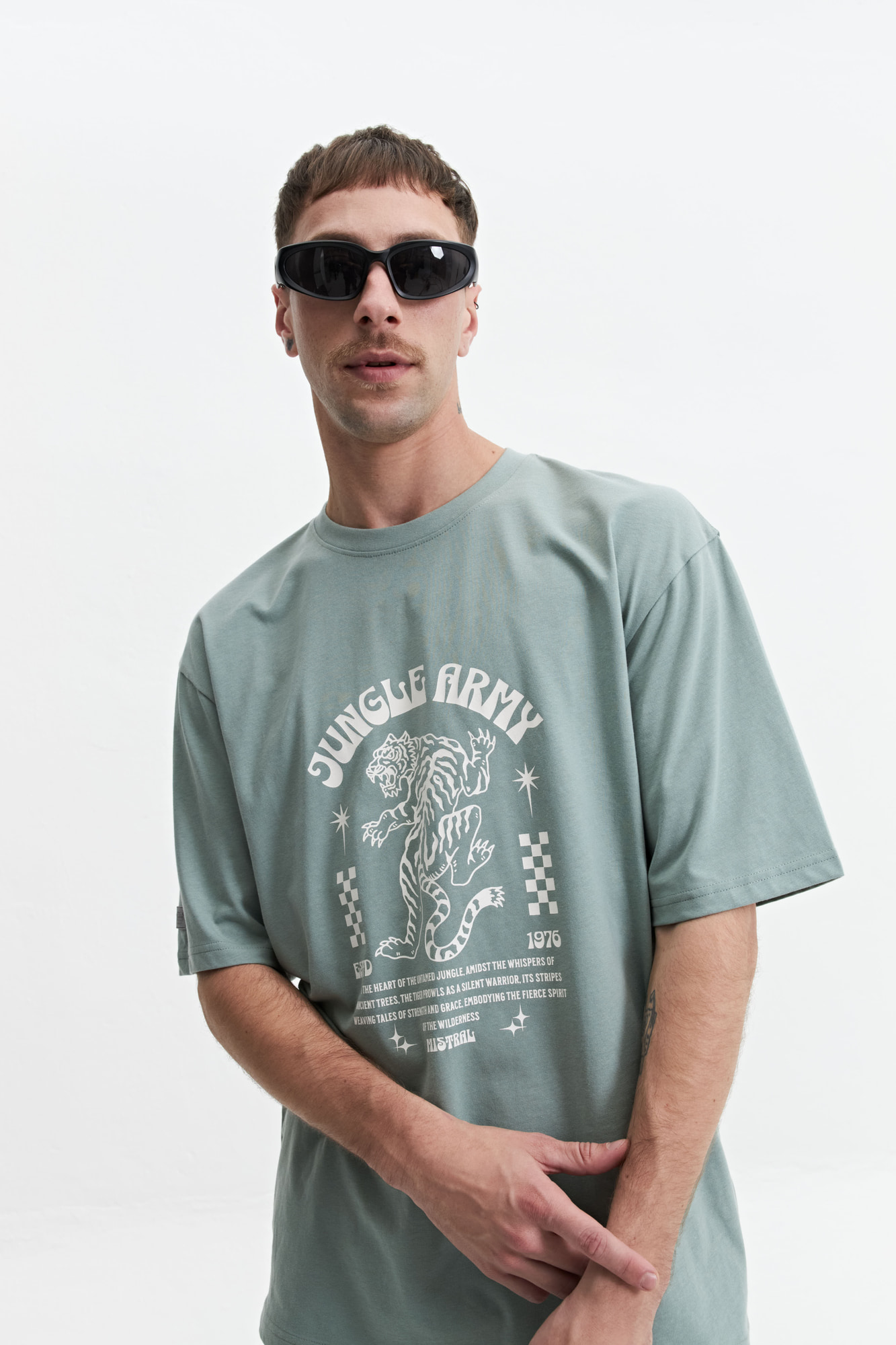 REMERA OVERSIZE DONAT