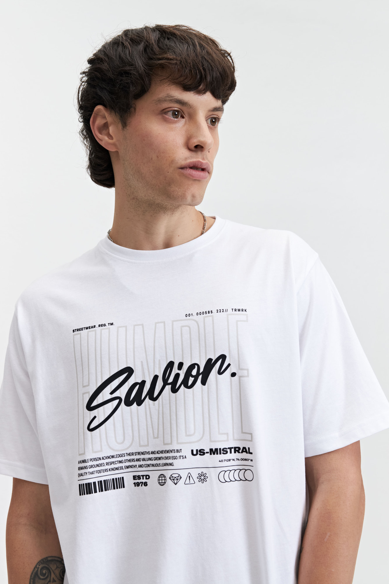 REMERA NEO