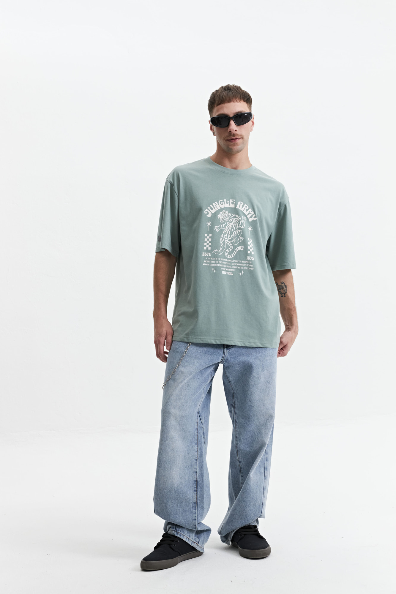 REMERA OVERSIZE DONAT