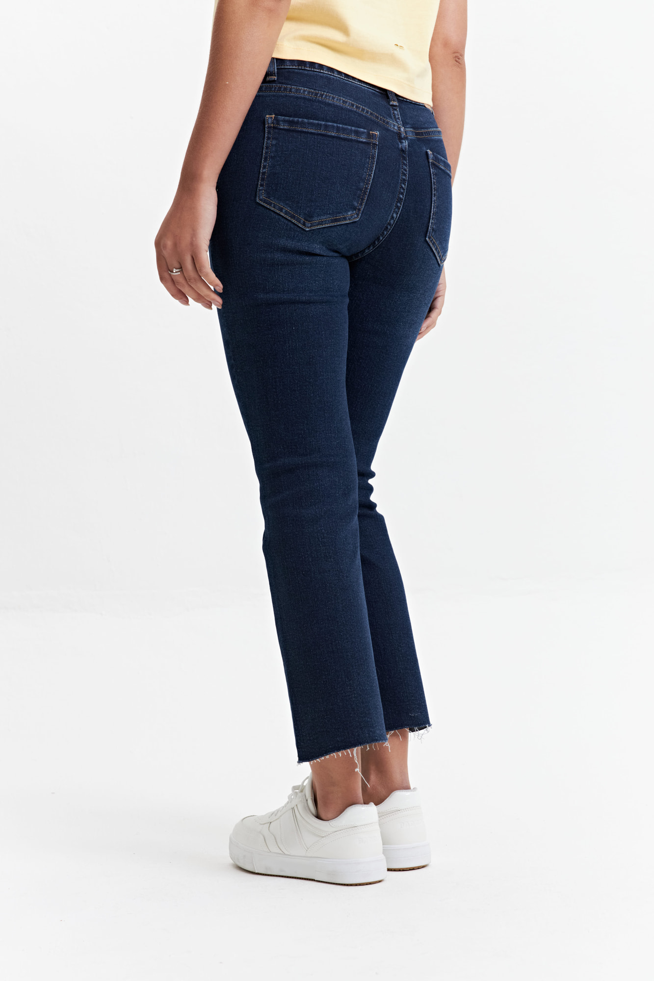 JEAN STRAIGHT DELIA