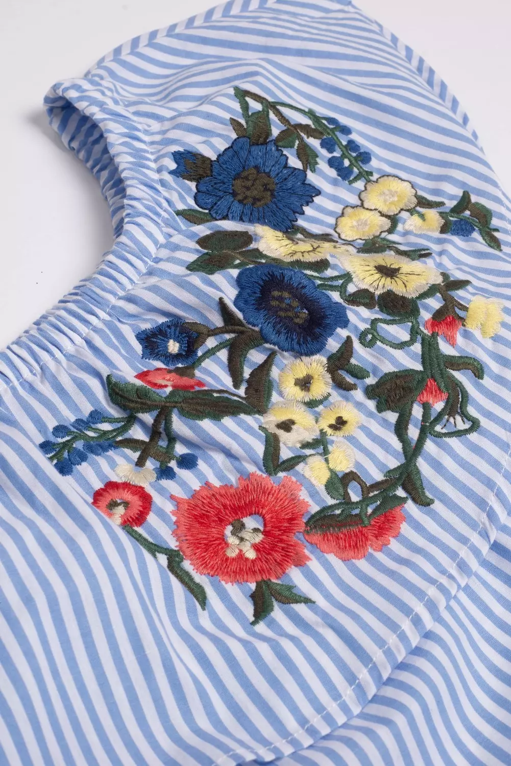 BLUSA BORDADA MORERA