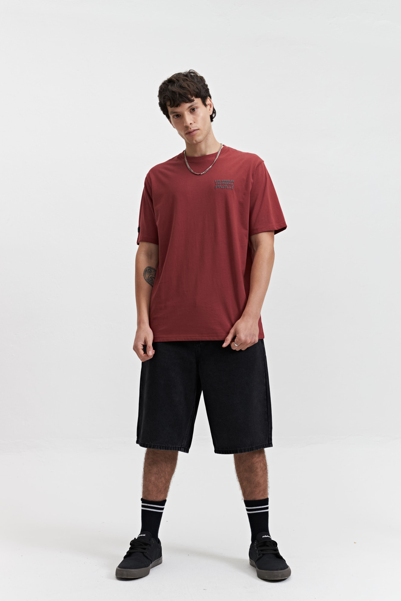 REMERA TALOS