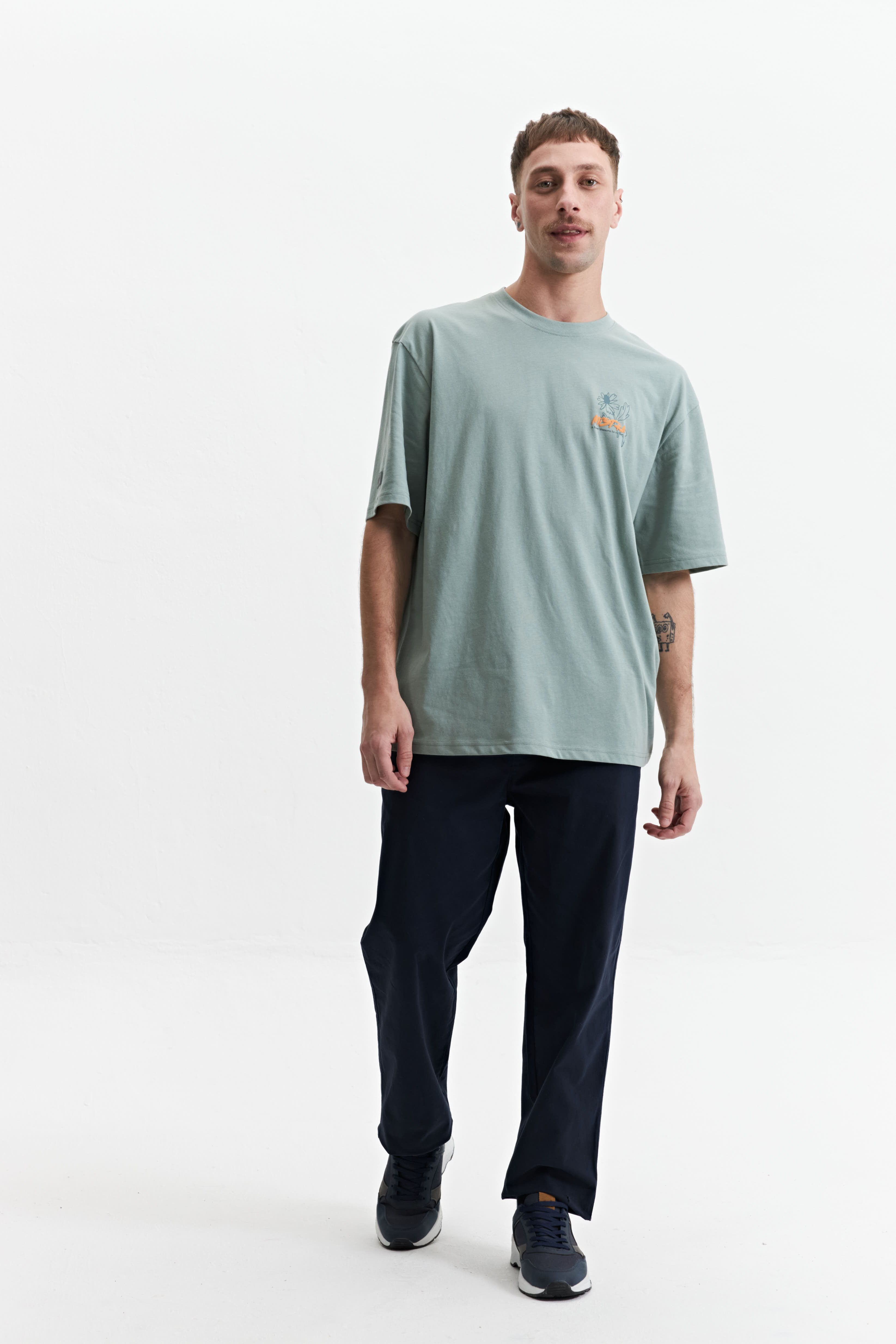 REMERA OVERSIZE KAZMER