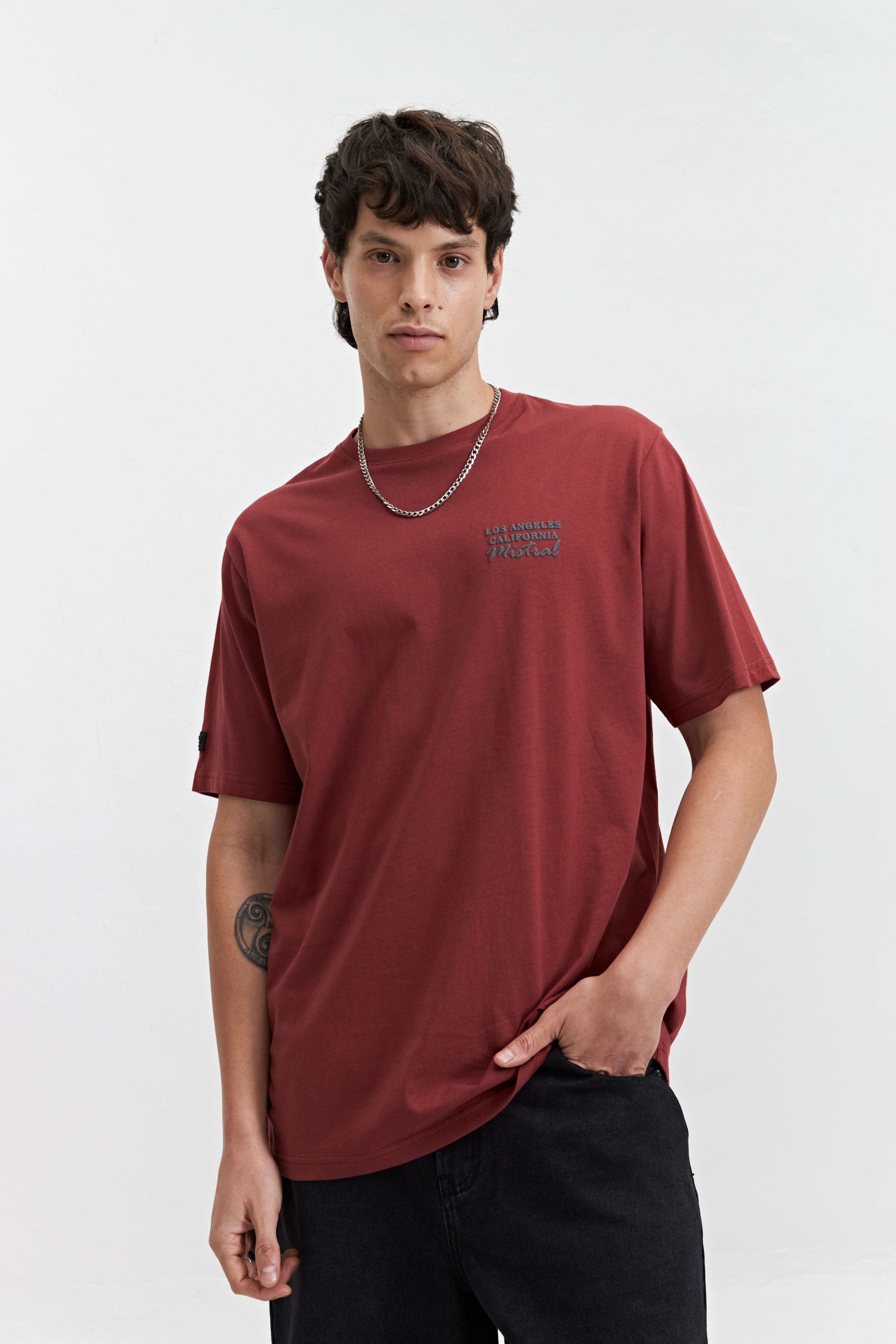 REMERA TALOS
