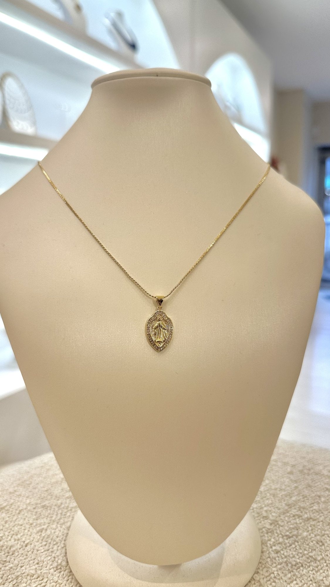Collar Virgen María