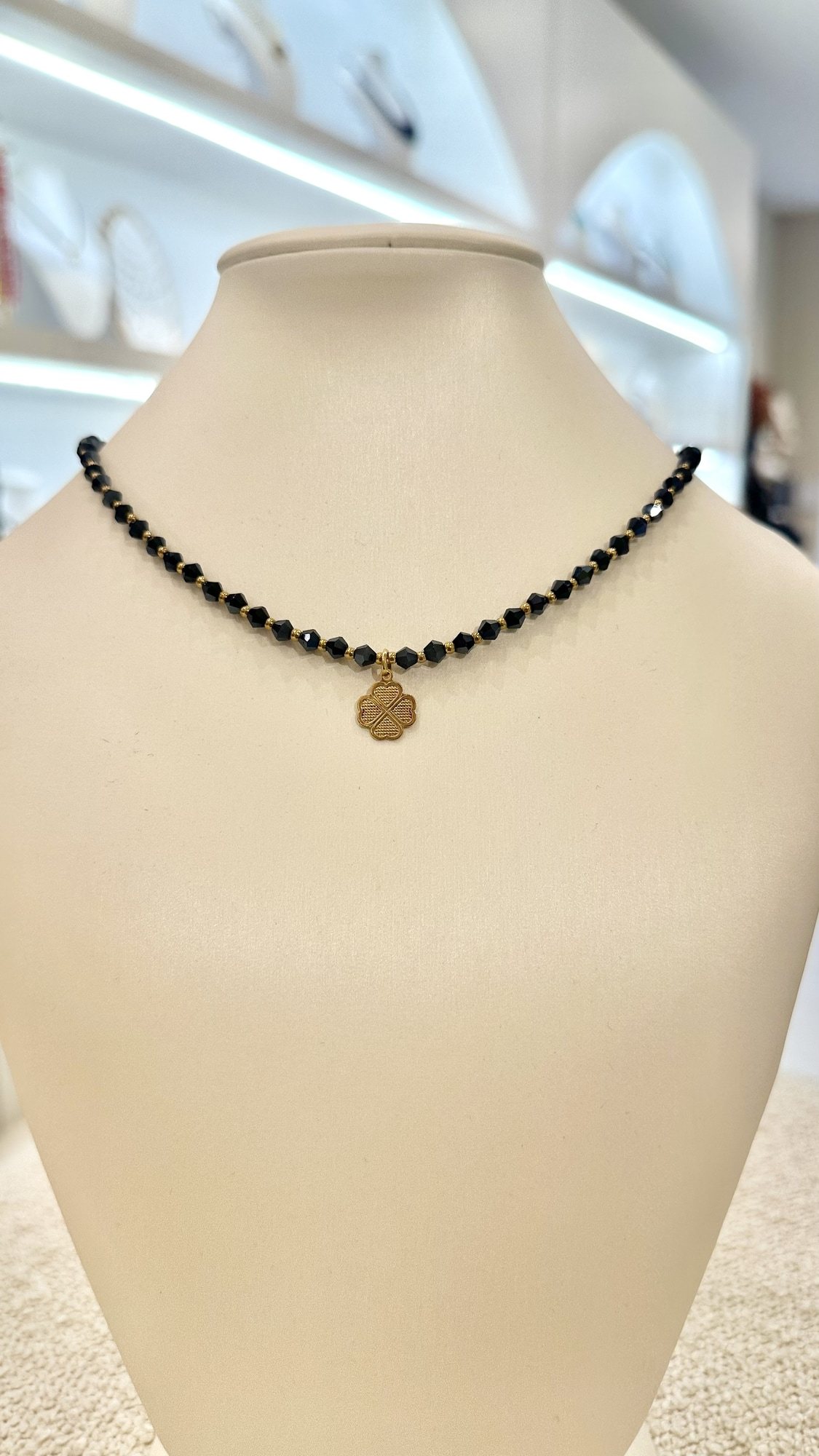 Collar Luky