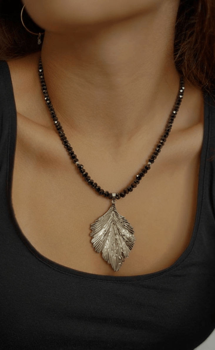 Collar She