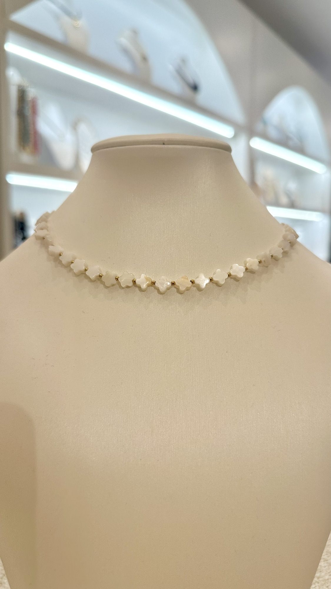 Collar Flor White