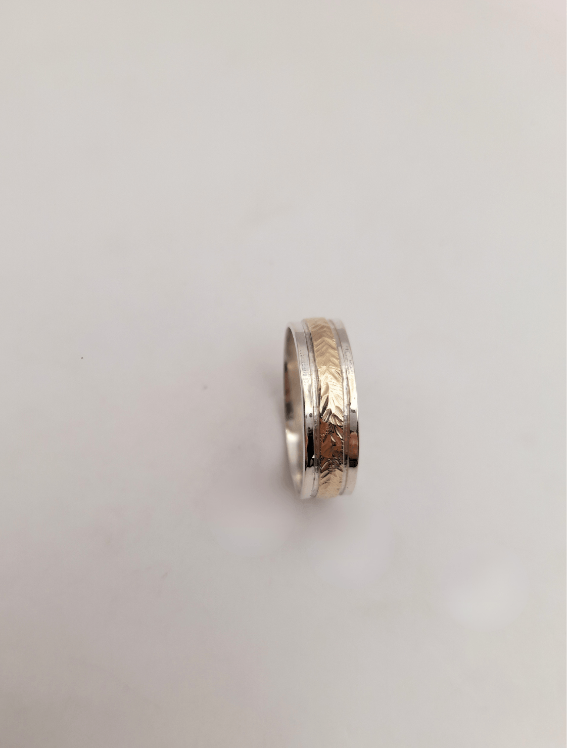 Alianza espiga con centro oro 9K